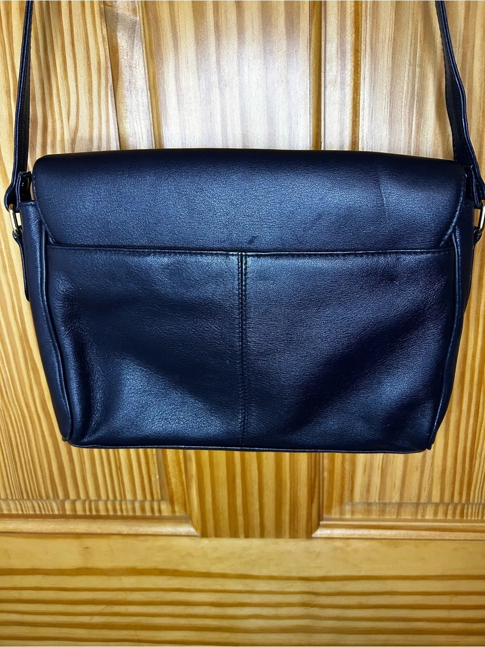 Etienne Aigner compact black